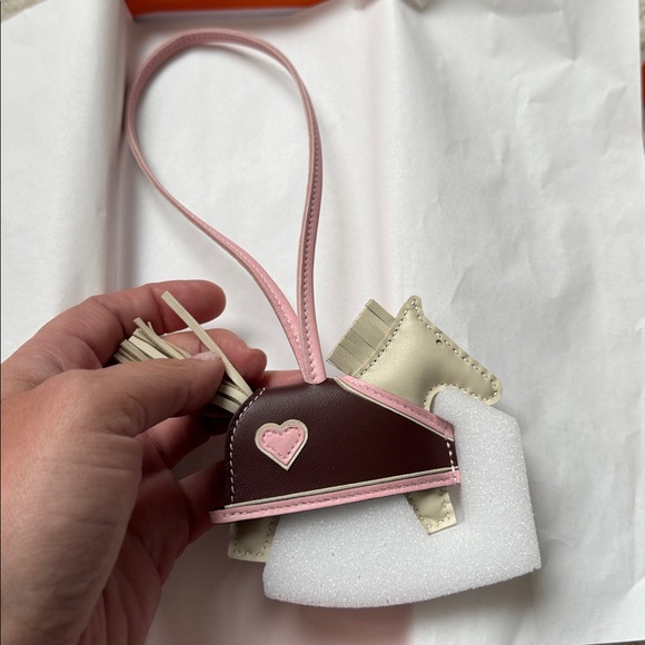 NEW IN BOX RARE Hermes Rodeo Robeo Coeur PM Charm - Picture 7 of 7